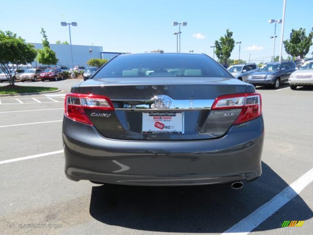 2013 Camry XLE - Magnetic Gray Metallic / Ash photo #16