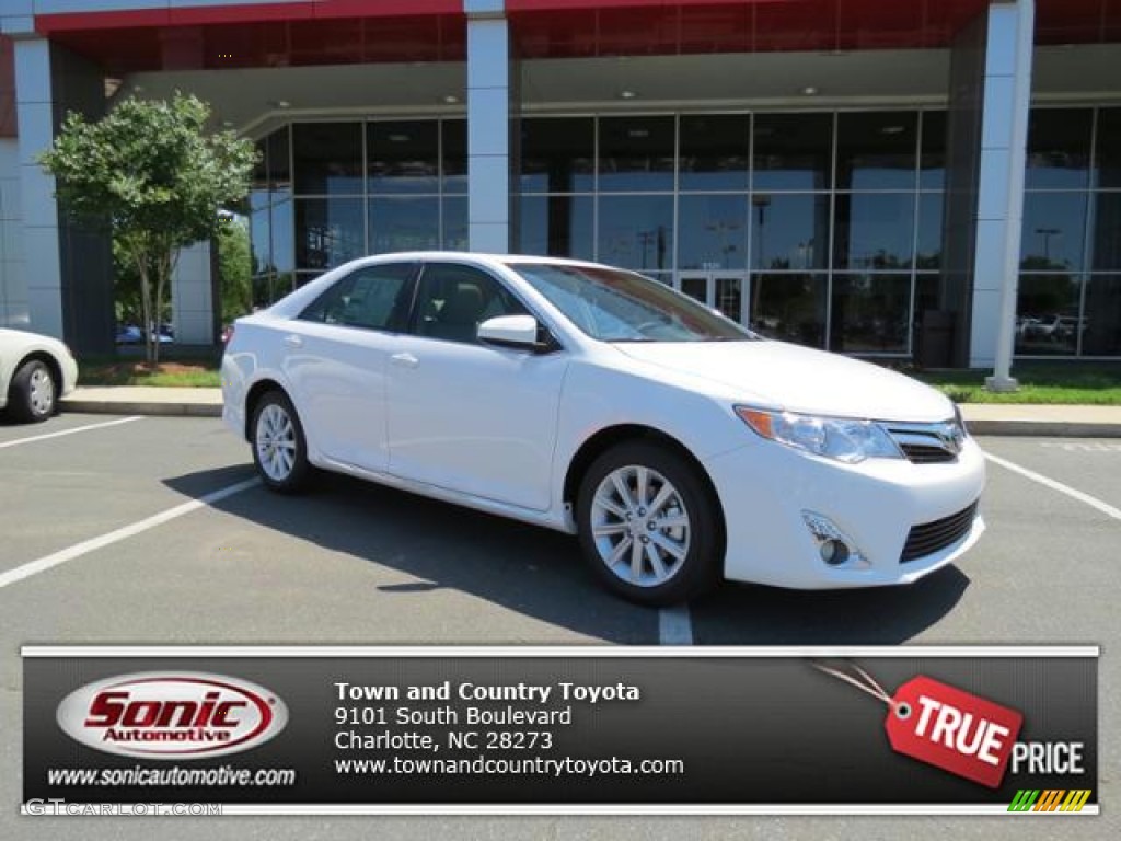 2013 Camry XLE - Super White / Ivory photo #1
