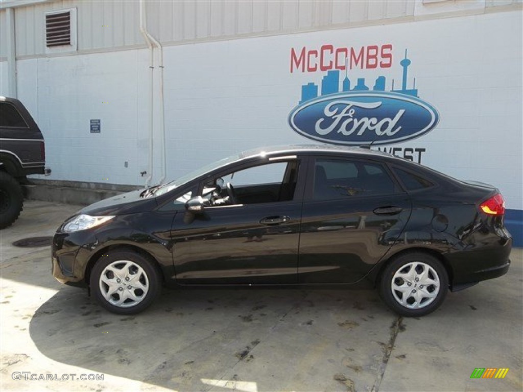 2013 Fiesta SE Sedan - Tuxedo Black / Charcoal Black photo #3