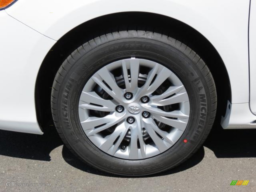 2013 Camry LE - Super White / Ivory photo #4