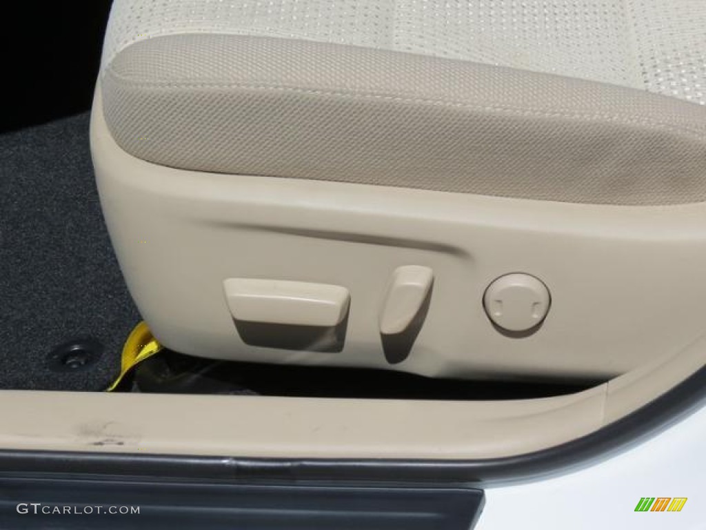 2013 Camry LE - Super White / Ivory photo #8