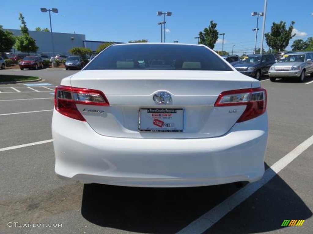 2013 Camry LE - Super White / Ivory photo #15