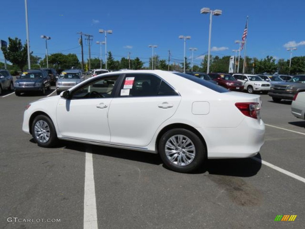2013 Camry LE - Super White / Ivory photo #16