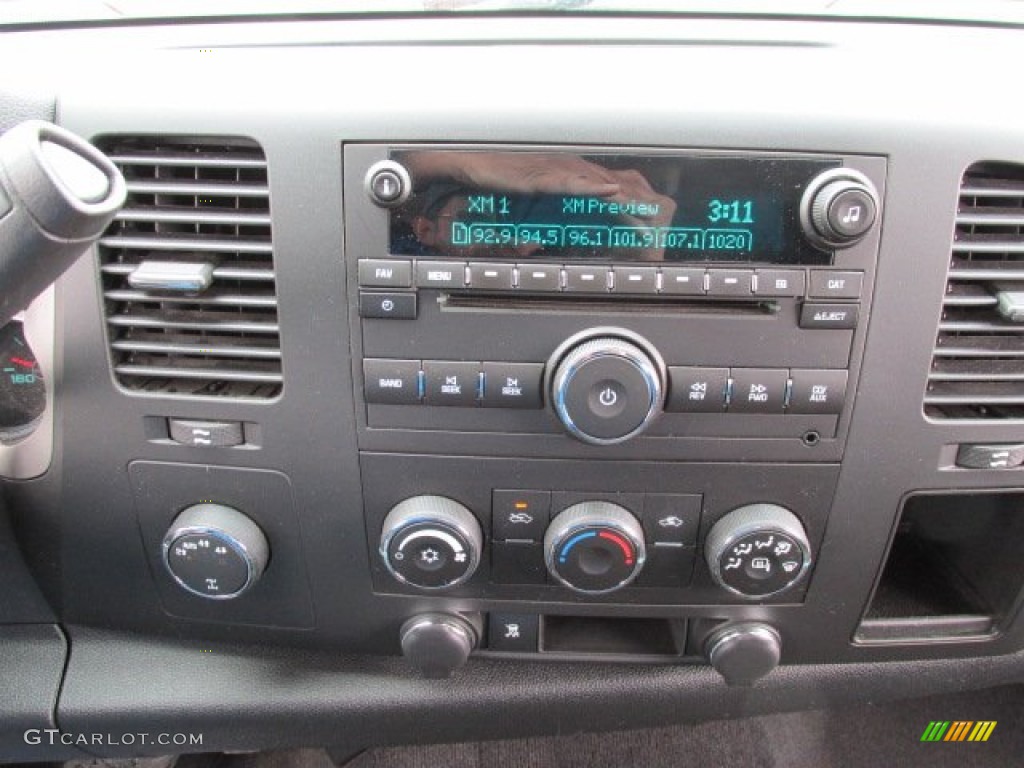 2010 Chevrolet Silverado 1500 LT Extended Cab 4x4 Controls Photo #81053730