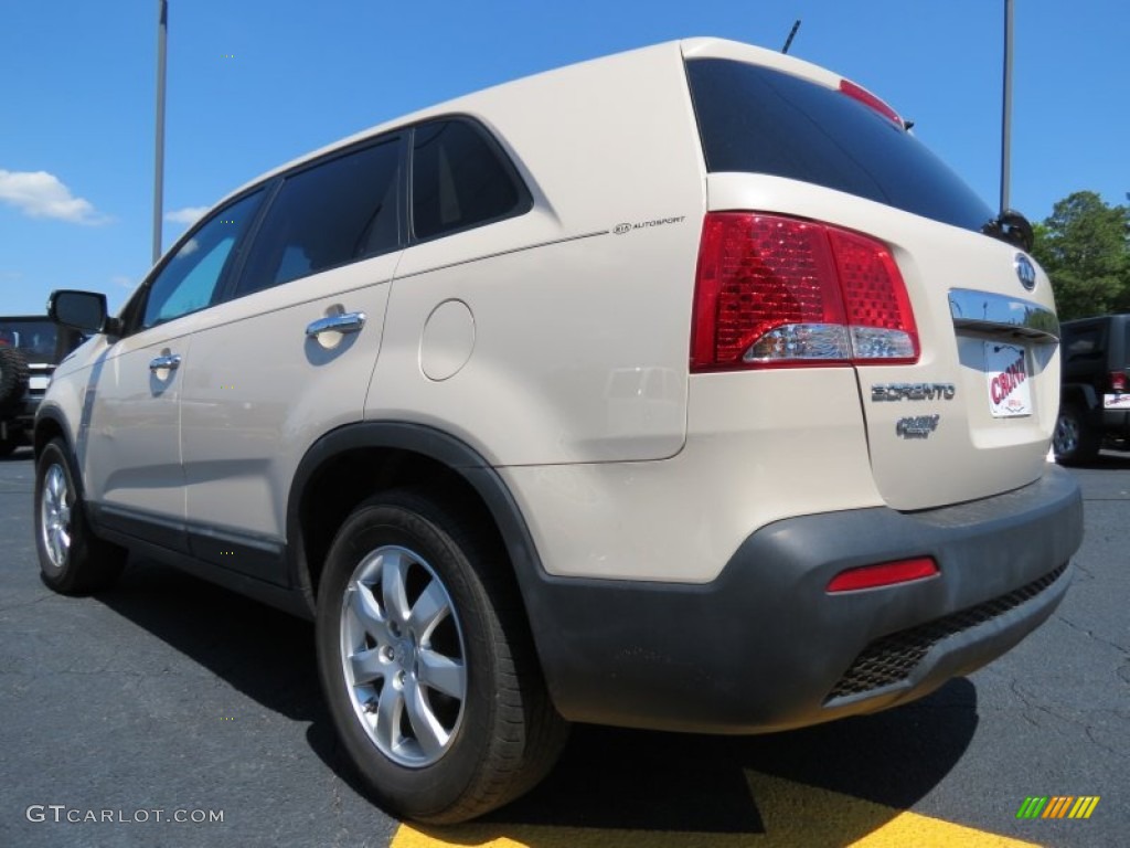 2011 Sorento LX - White Sand Beige / Beige photo #5