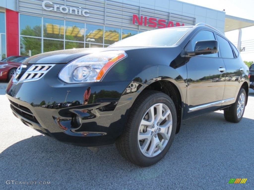 Super Black Nissan Rogue