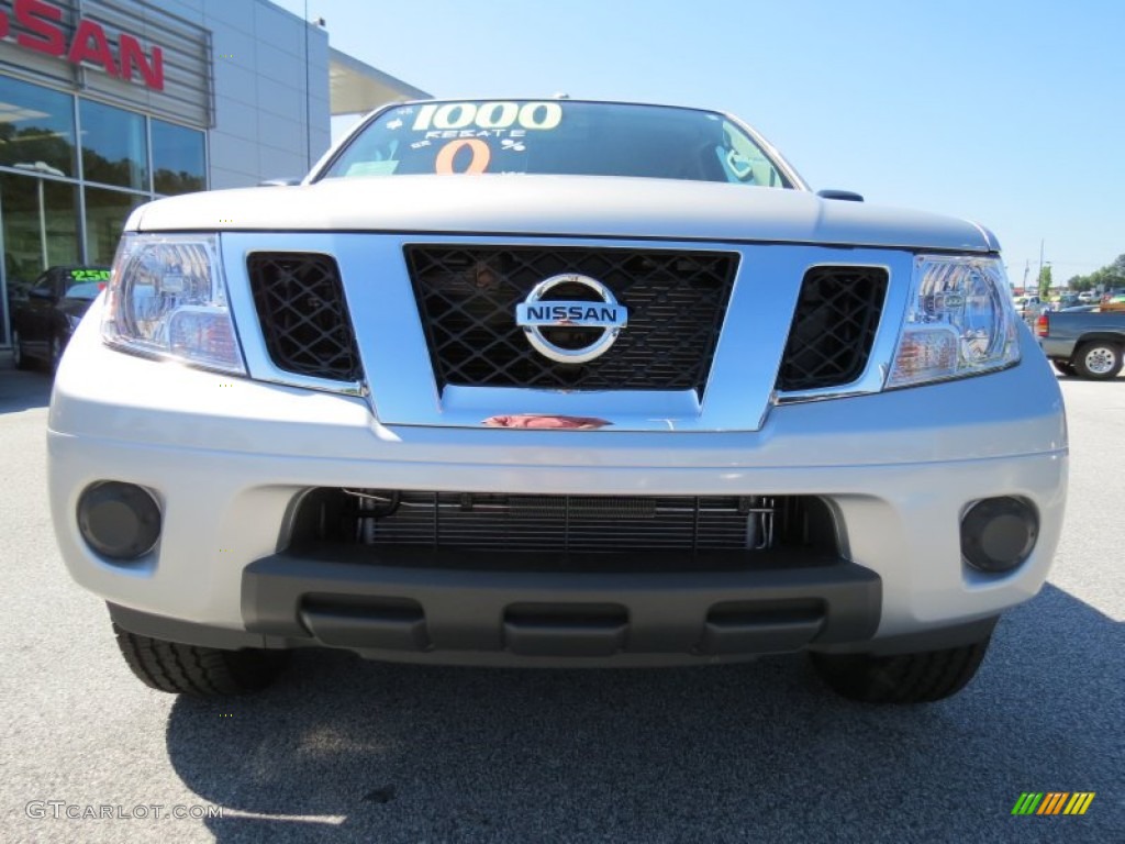 2013 Frontier SV V6 Crew Cab - Brilliant Silver / Steel photo #8