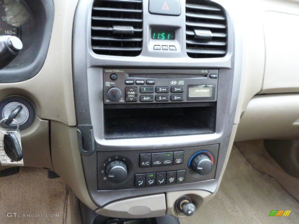 2003 Hyundai Sonata GLS V6 Controls Photos