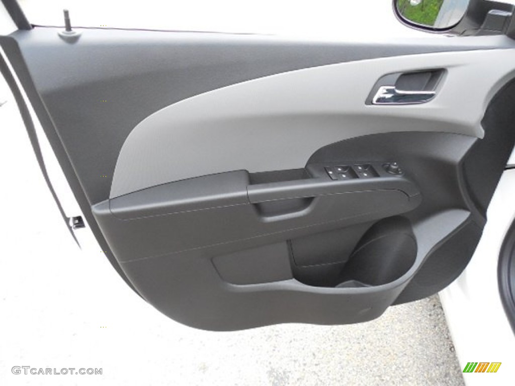 2013 Chevrolet Sonic LTZ Sedan Door Panel Photos