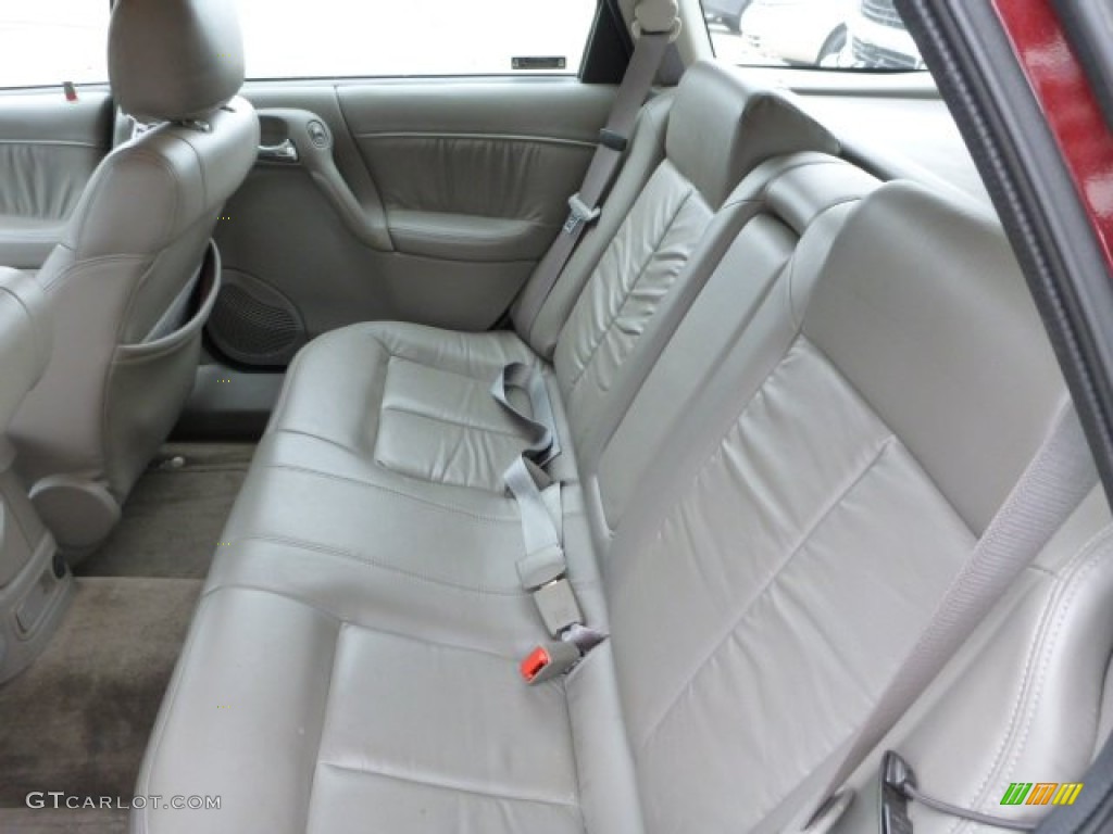 2001 Saturn L Series LW200 Wagon Rear Seat Photos