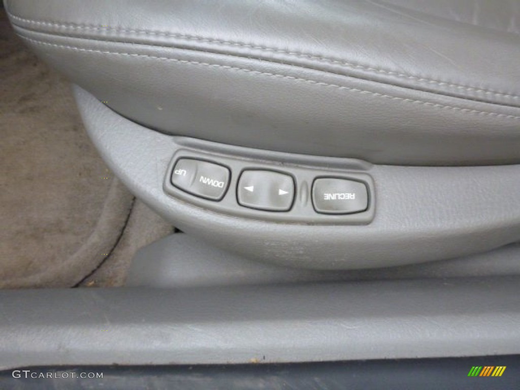2001 Saturn L Series LW200 Wagon Controls Photo #81059775