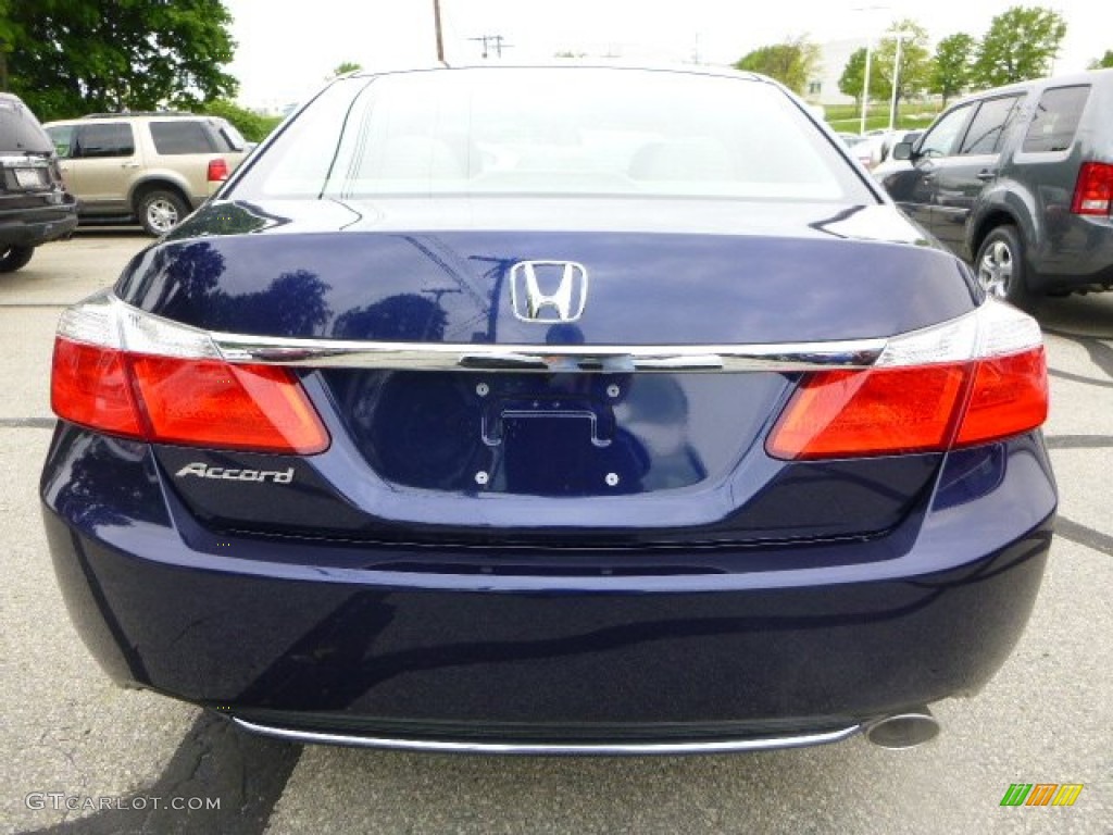 2013 Accord LX Sedan - Obsidian Blue Pearl / Gray photo #4