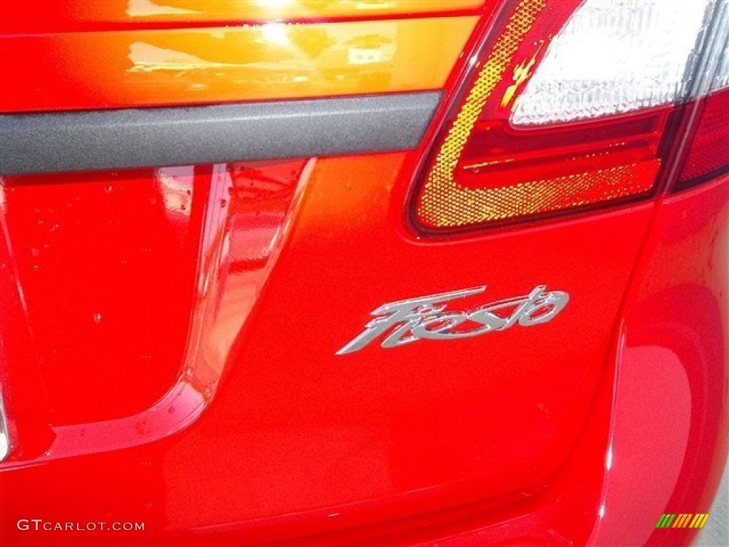 2013 Fiesta SE Sedan - Race Red / Charcoal Black/Light Stone photo #33