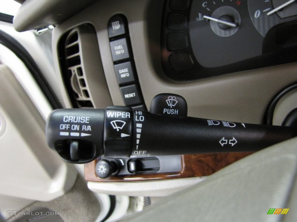 2003 Buick Park Avenue Ultra Controls Photo #81068451