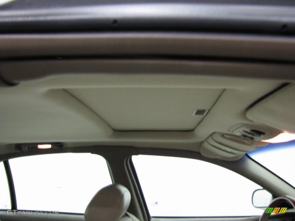 2003 Park Avenue Ultra - White Diamond / Shale photo #24