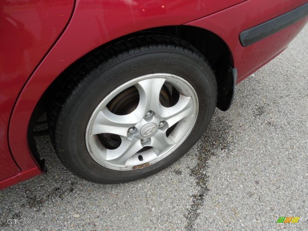 2005 Elantra GT Sedan - Electric Red Metallic / Gray photo #16