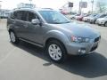 2013 Mercury Gray Pearl Mitsubishi Outlander SE #81011637