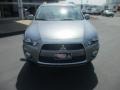 2013 Mercury Gray Pearl Mitsubishi Outlander SE  photo #2