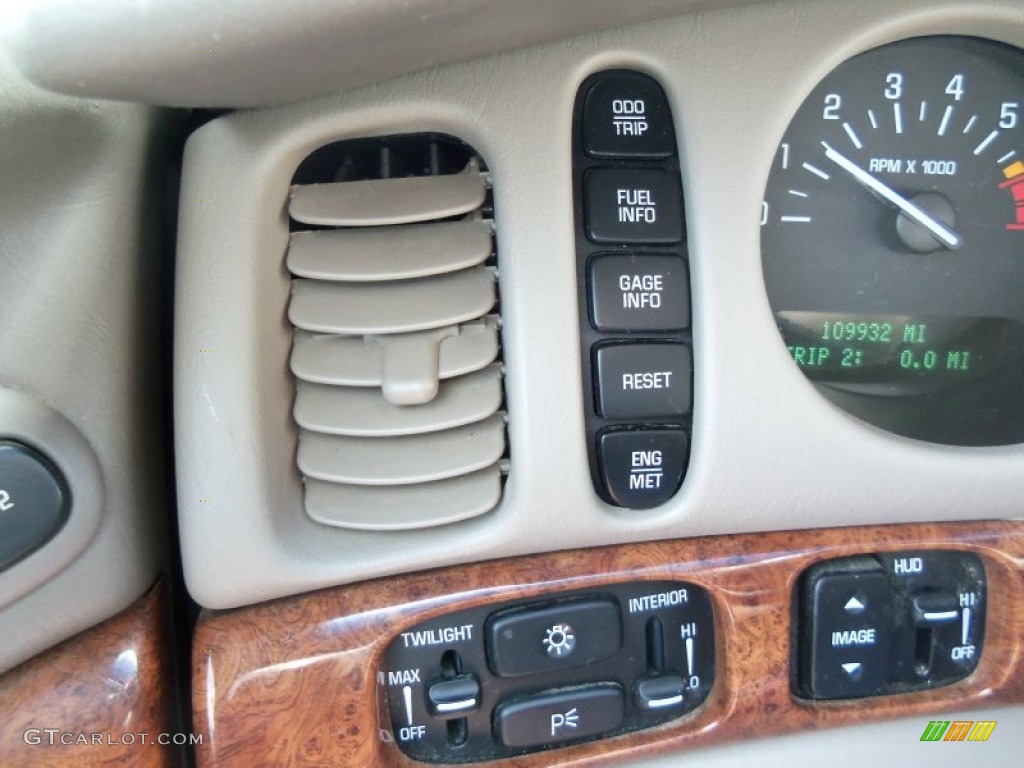 2003 Buick LeSabre Limited Controls Photo #81072933