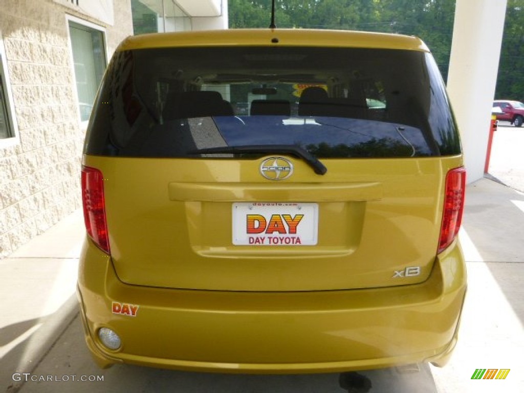 2008 xB Release Series 5.0 - Gold Rush Mica / Dark Gray photo #3