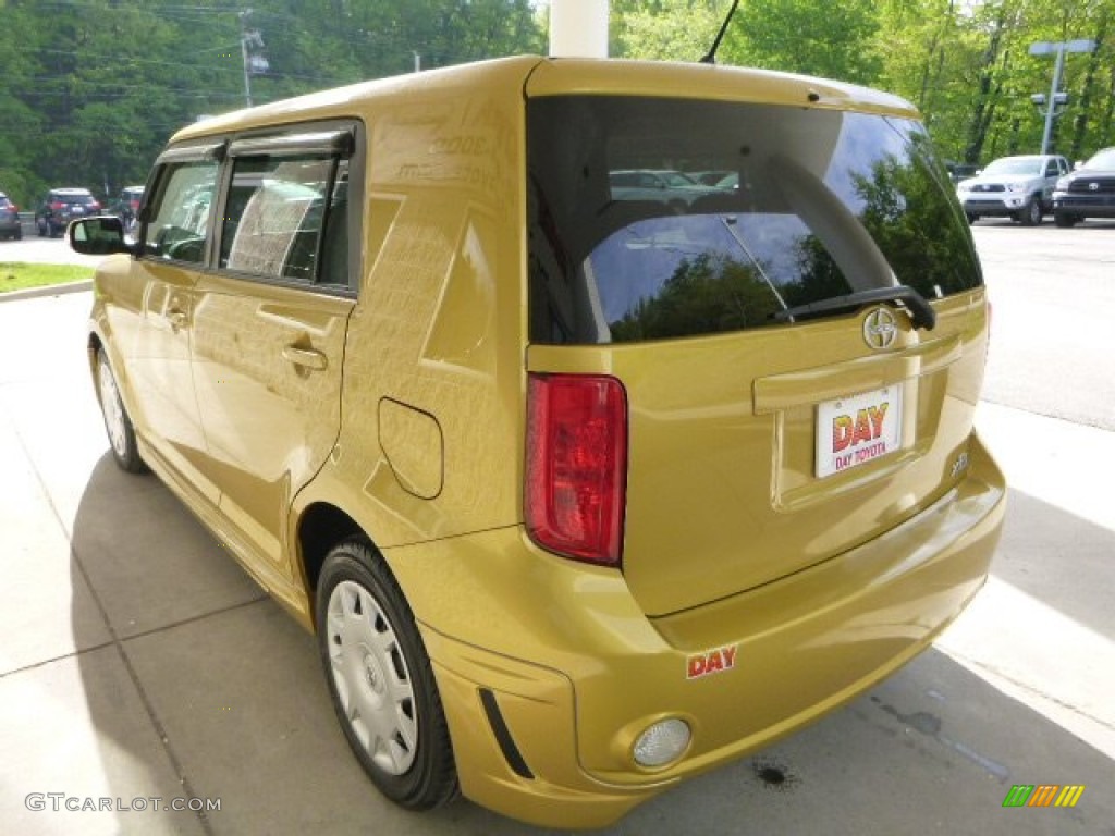 2008 xB Release Series 5.0 - Gold Rush Mica / Dark Gray photo #4