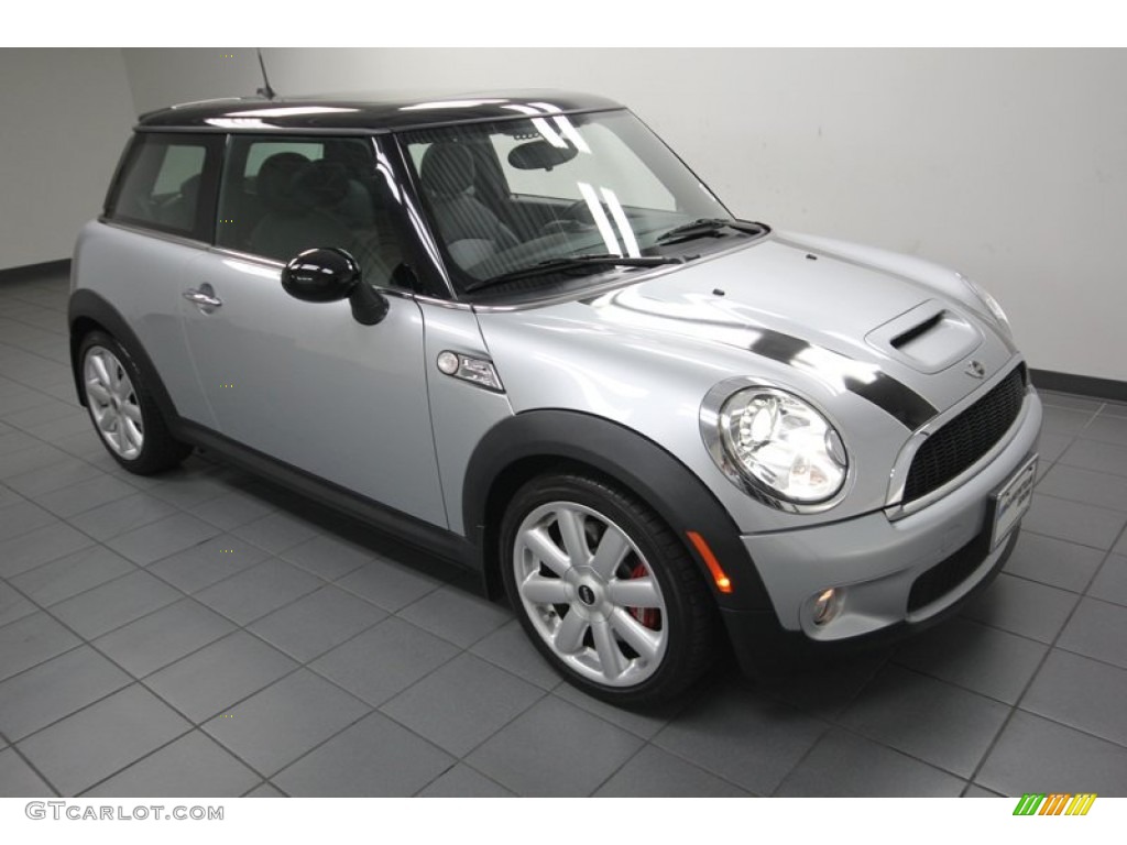 Pure Silver Metallic 2009 Mini Cooper John Cooper Works Hardtop Exterior Photo #81074379