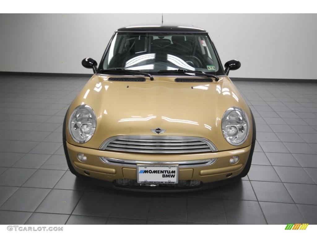 2003 Cooper Hardtop - Solid Gold Metallic / Panther Black photo #6