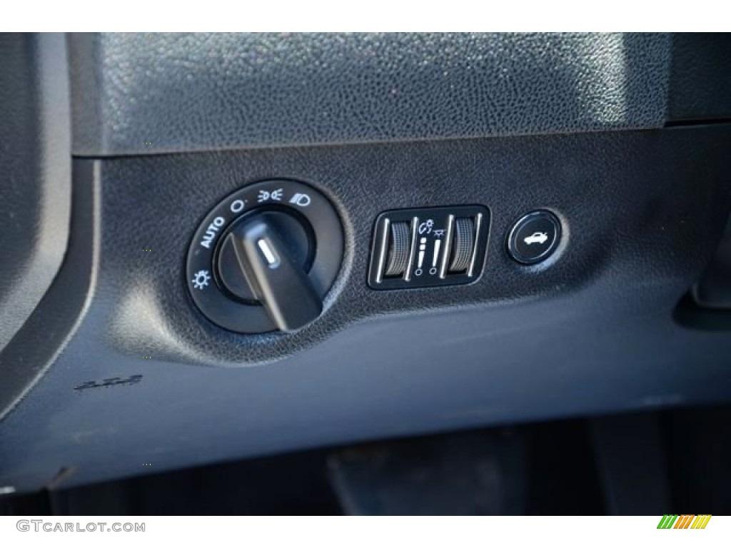 2012 Charger SE - Bright White / Black photo #18