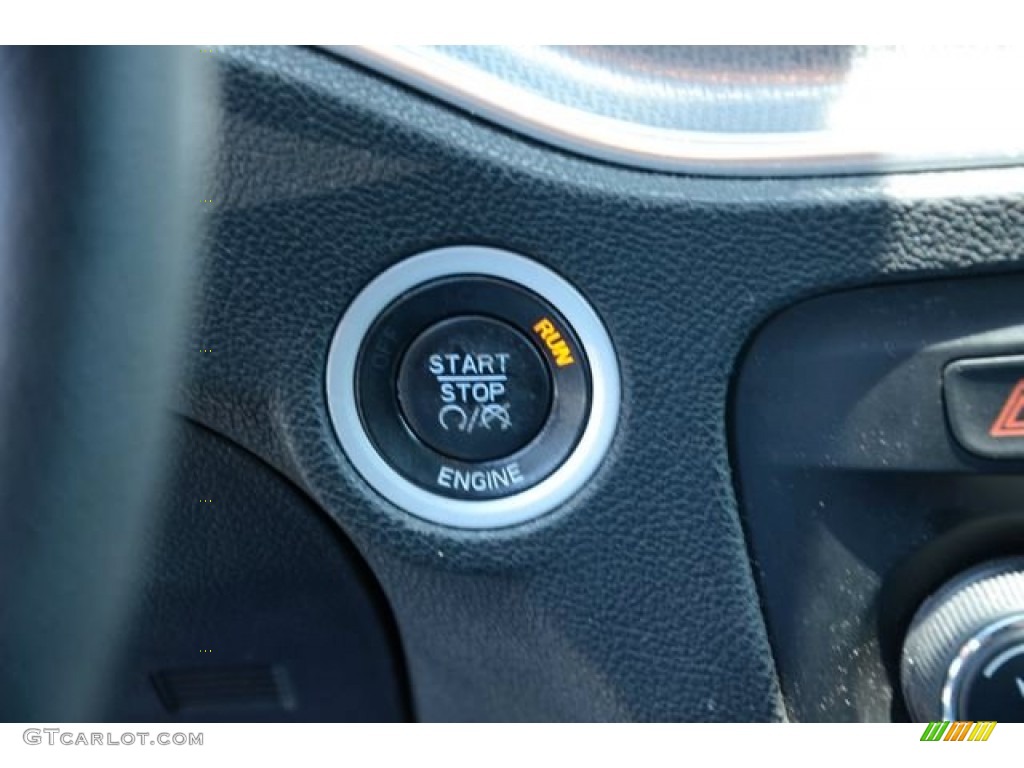 2012 Charger SE - Bright White / Black photo #25