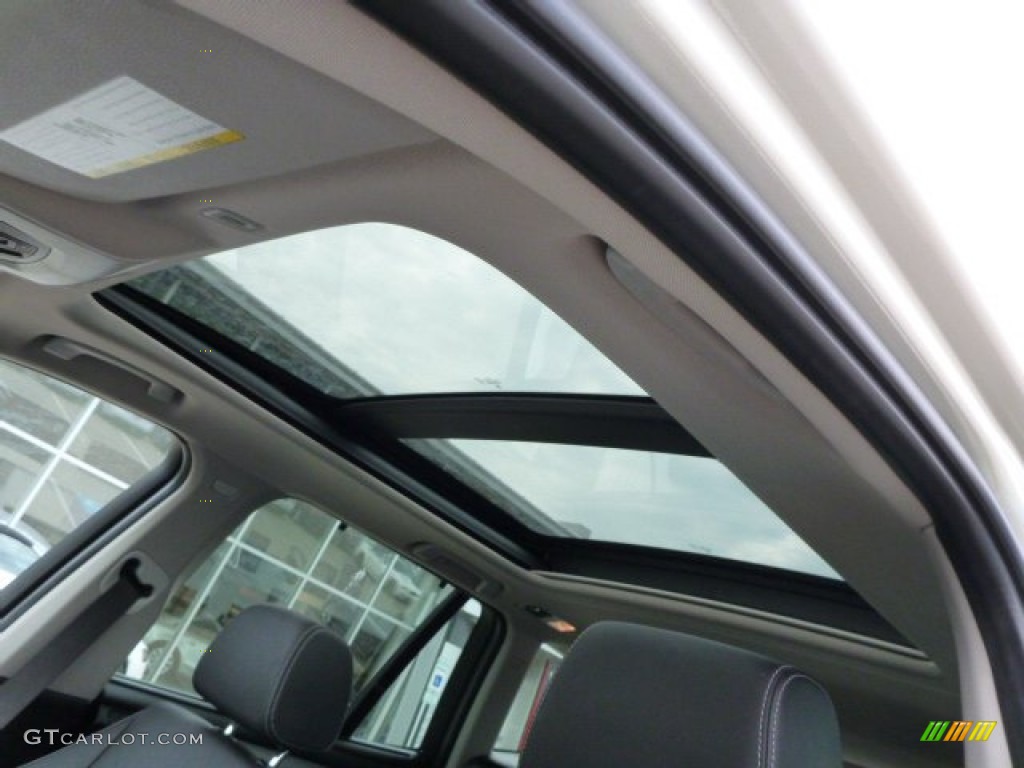 2012 BMW X3 xDrive 28i Sunroof Photos