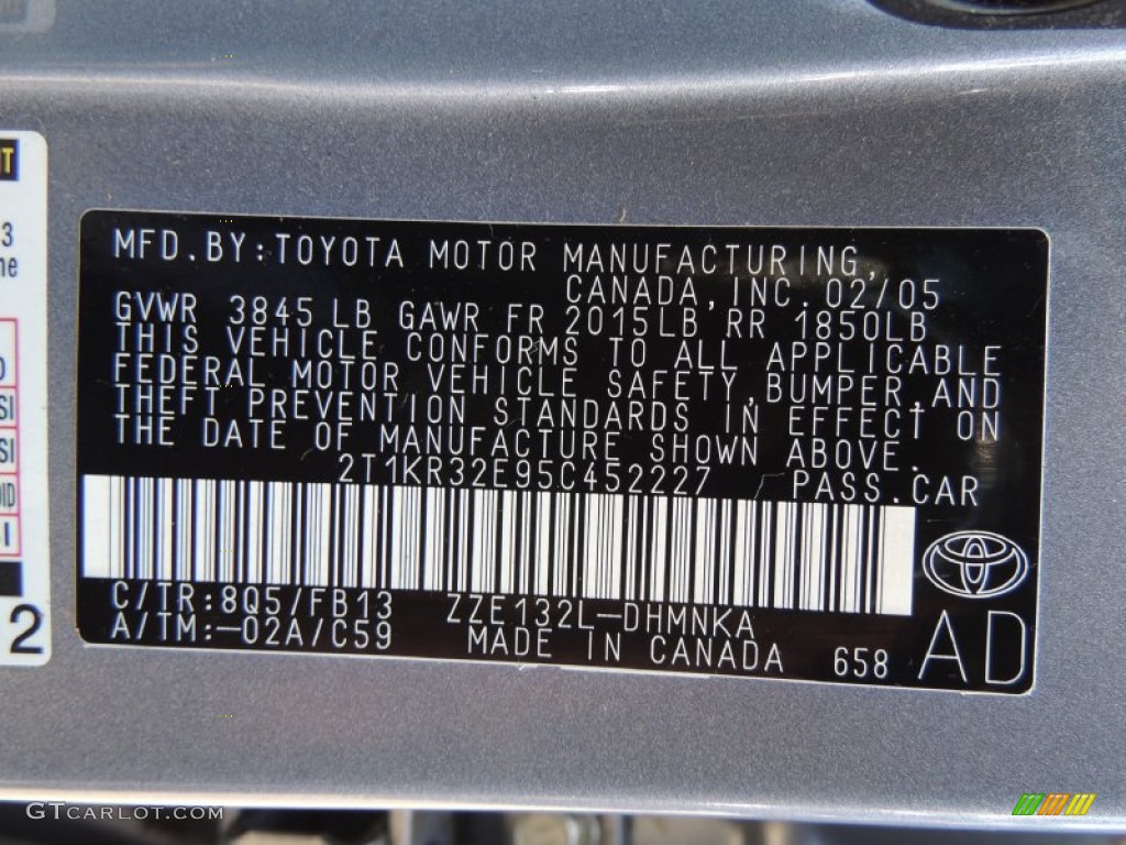 2005 Matrix XR - Cosmic Blue Metallic / Stone Gray photo #15