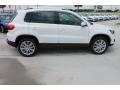 Candy White - Tiguan SE Photo No. 10