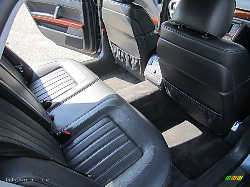 2004 Phaeton V8 4Motion Sedan - Coucou Grey / Anthracite photo #24