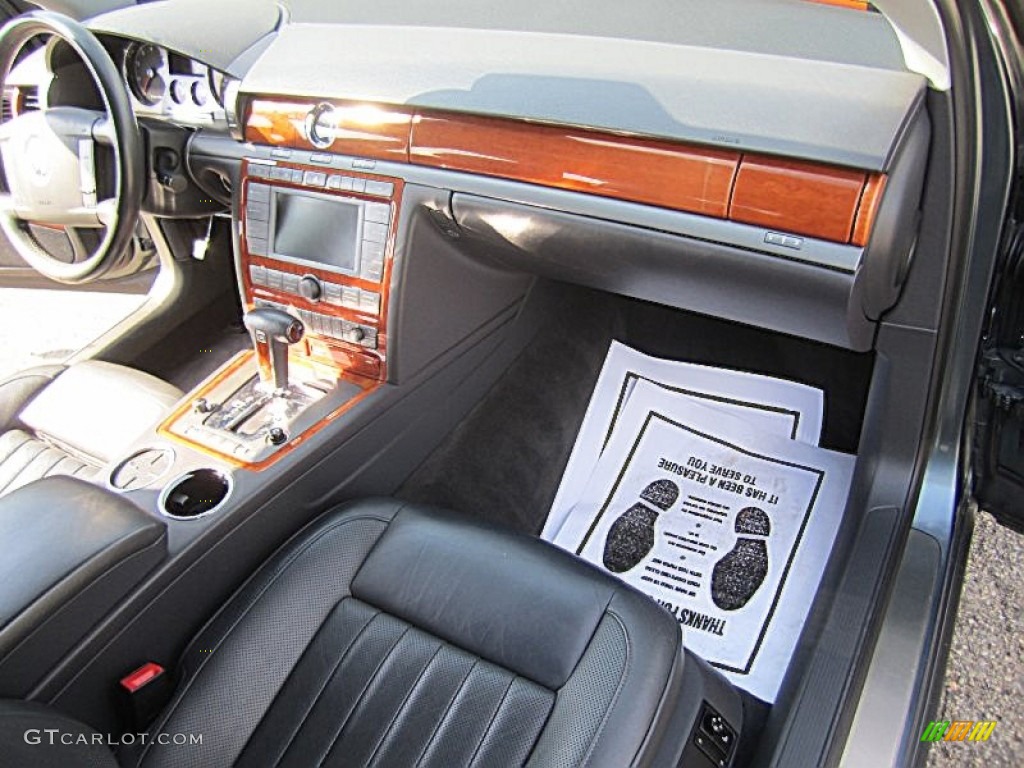 2004 Phaeton V8 4Motion Sedan - Coucou Grey / Anthracite photo #27