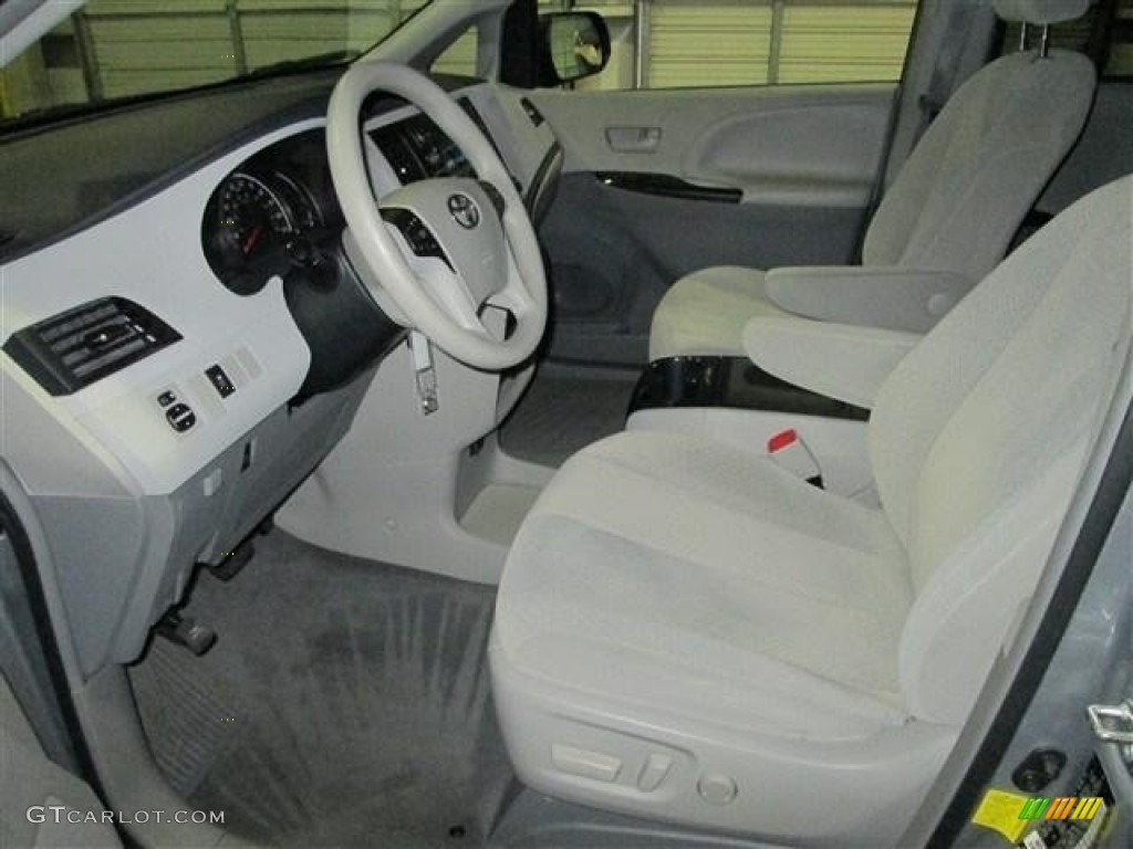 2012 Sienna LE - Silver Sky Metallic / Light Gray photo #10