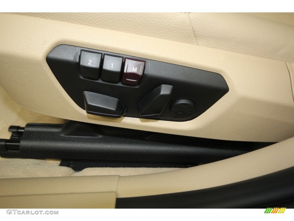 2013 BMW 3 Series 328i Sedan Controls Photo #81084859
