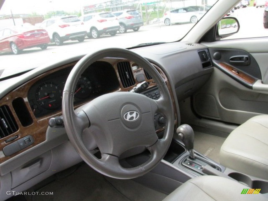 2006 Elantra Limited Sedan - Champagne Beige / Beige photo #11