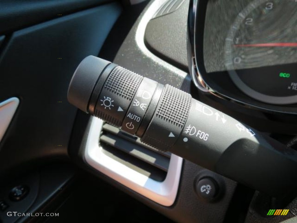 2012 GMC Terrain SLT Controls Photo #81085802