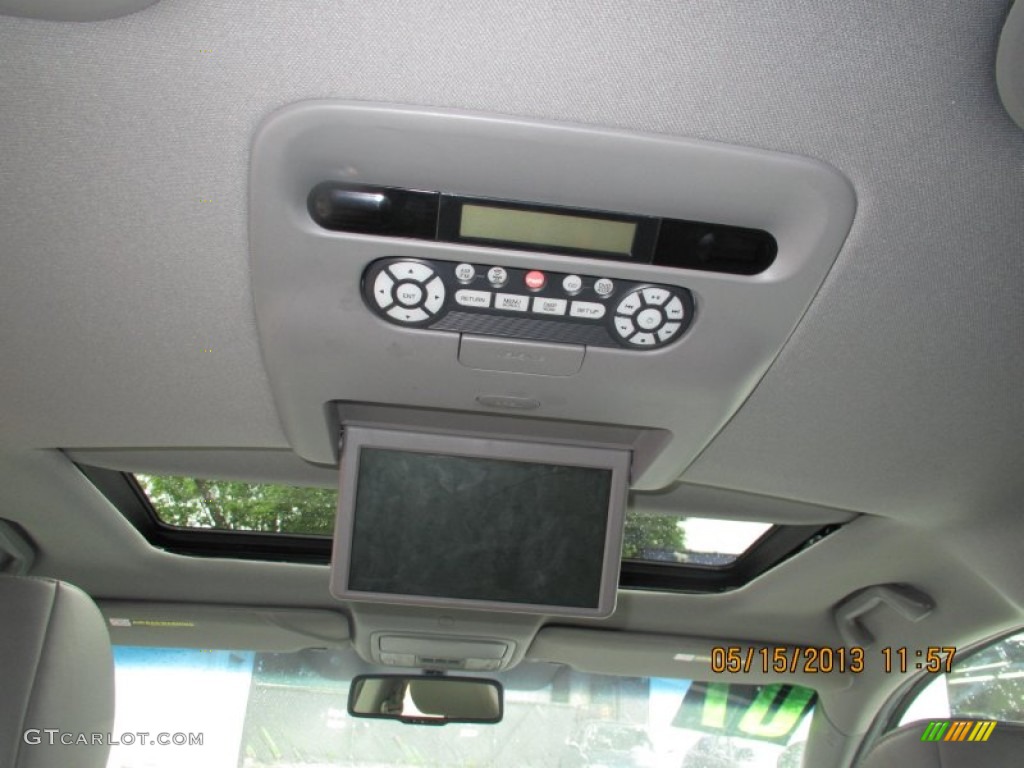 2010 Honda Odyssey EX-L Entertainment System Photo #81086749