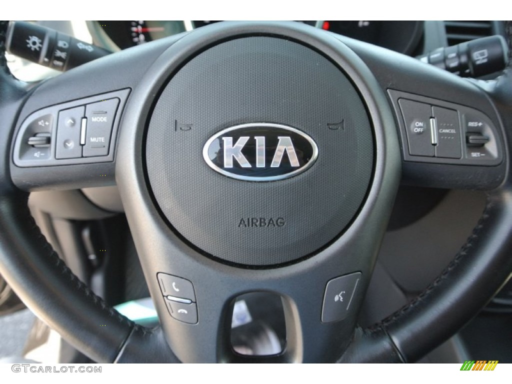 2013 Kia Soul + Controls Photos