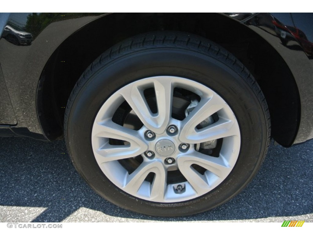 2013 Kia Soul + Wheel Photos