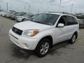 Super White - RAV4 4WD Photo No. 5