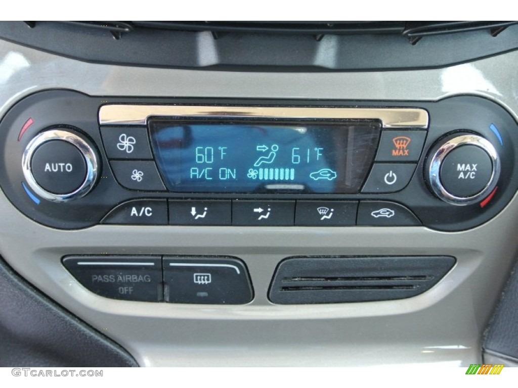 2012 Ford Focus SEL 5-Door Controls Photo #81092209