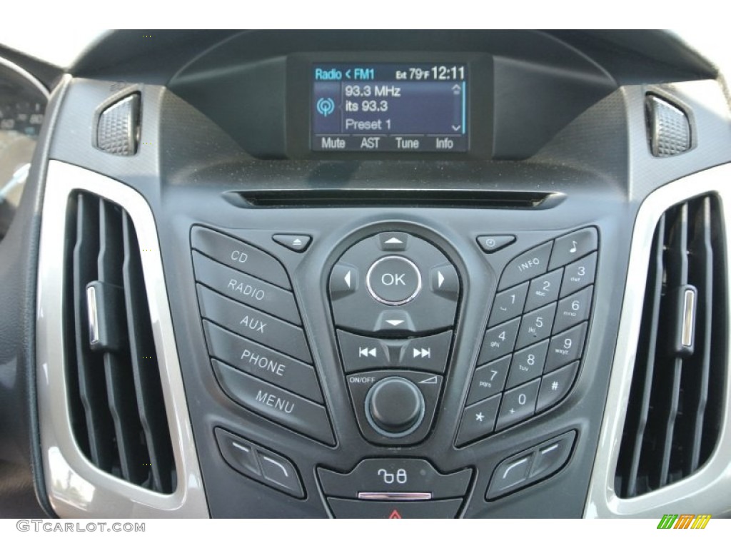 2012 Ford Focus SEL 5-Door Controls Photo #81092238