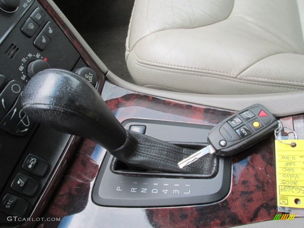 2005 Volvo S60 2.4 Transmission Photos