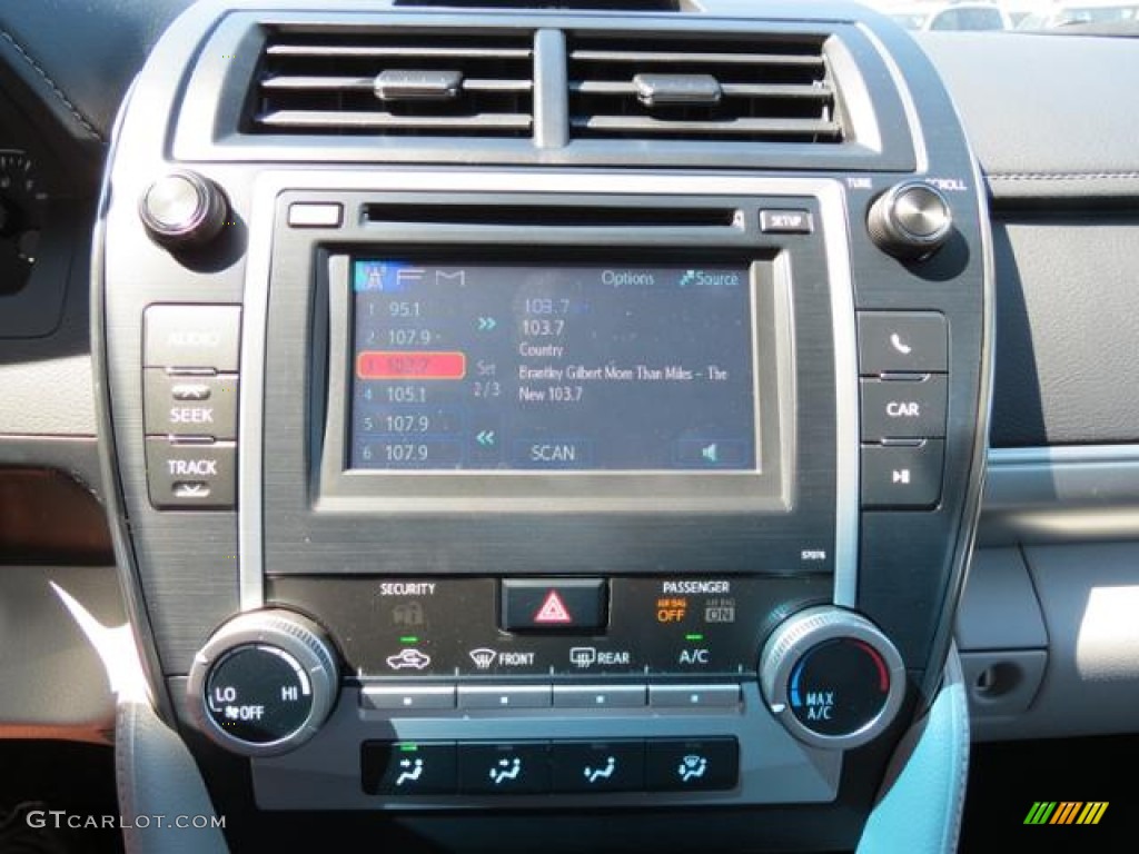 2013 Toyota Camry L Controls Photo #81095885