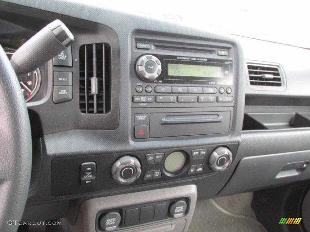 2011 Honda Ridgeline RTS Controls Photo #81096490