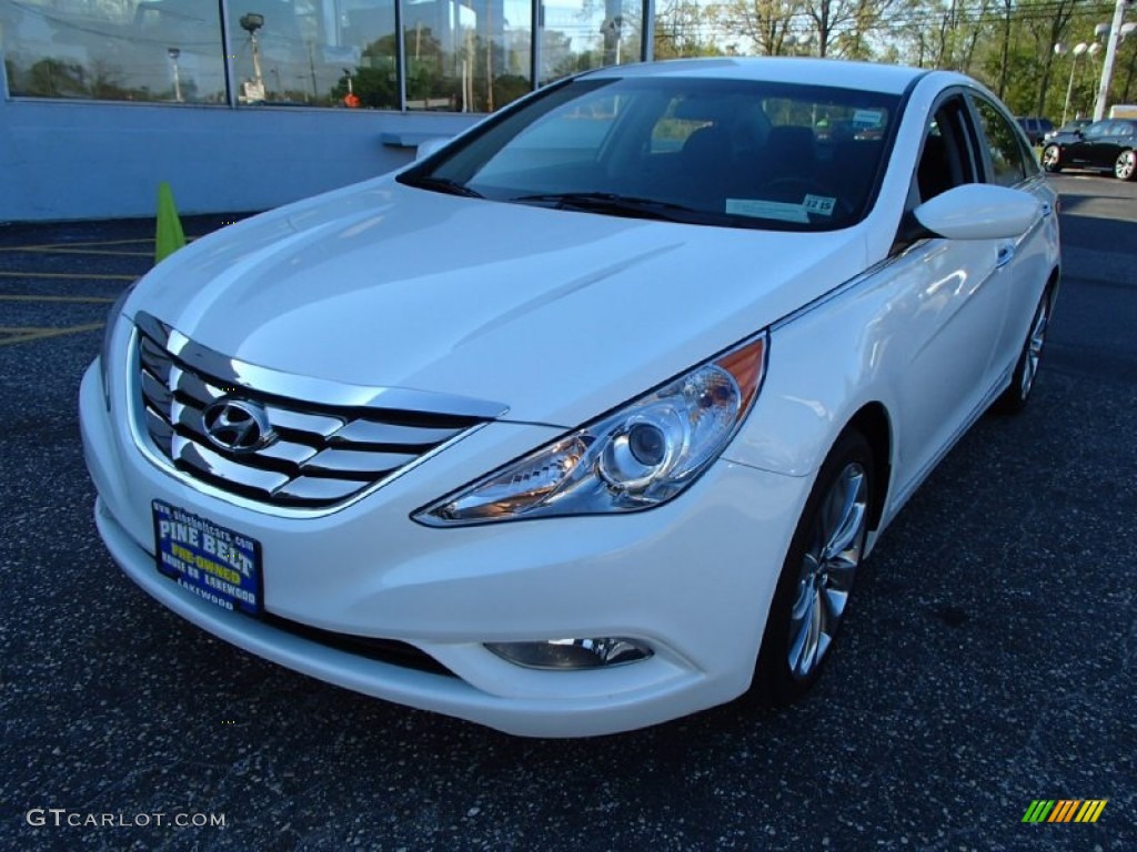 2011 Sonata SE - Pearl White / Black photo #1