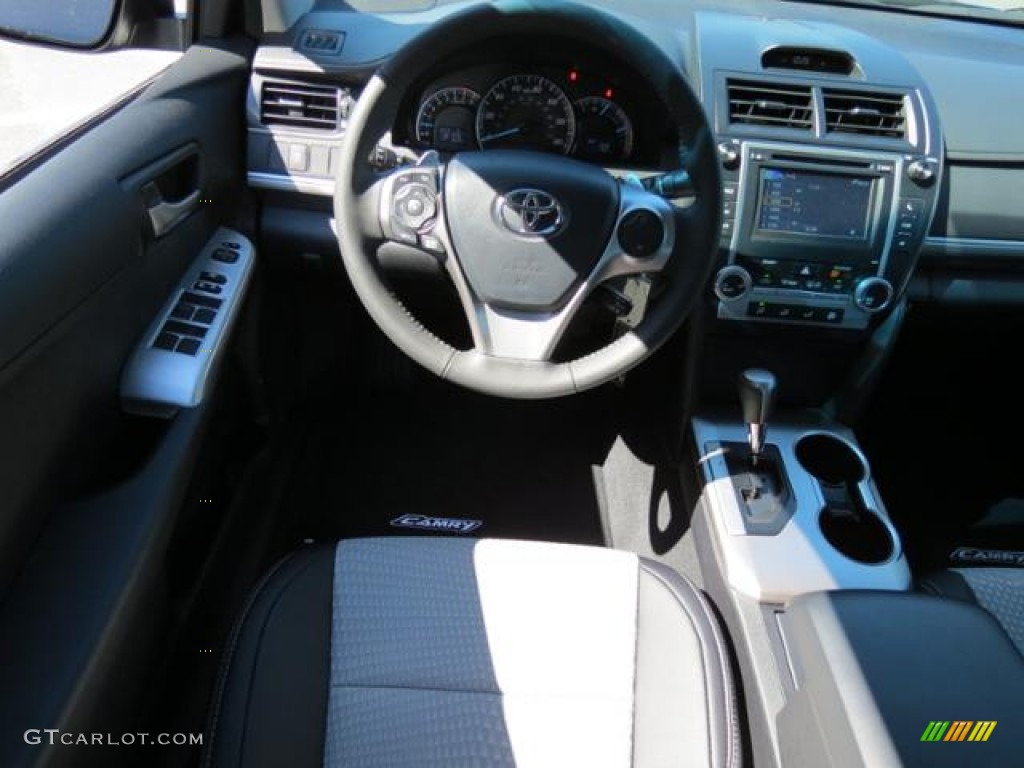 2013 Camry SE - Attitude Black Metallic / Black/Ash photo #6