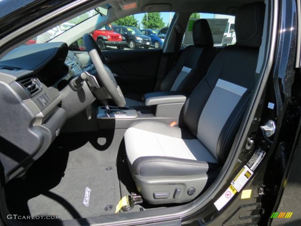 2013 Camry SE - Attitude Black Metallic / Black/Ash photo #9